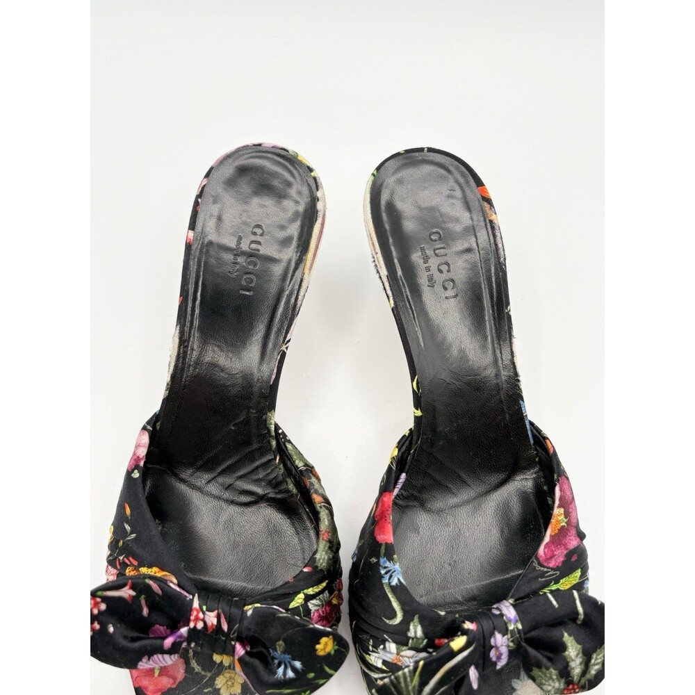 Gucci Black Satin Kitten Heels w/ Colorful Floral Pattern & Bow Y2K Size 6.5 - Picture 8 of 15
